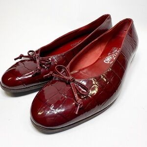 Salvatore Ferragamo Burgundy Patent Croc-Embossed Ballet bow Flats size 6.5B
